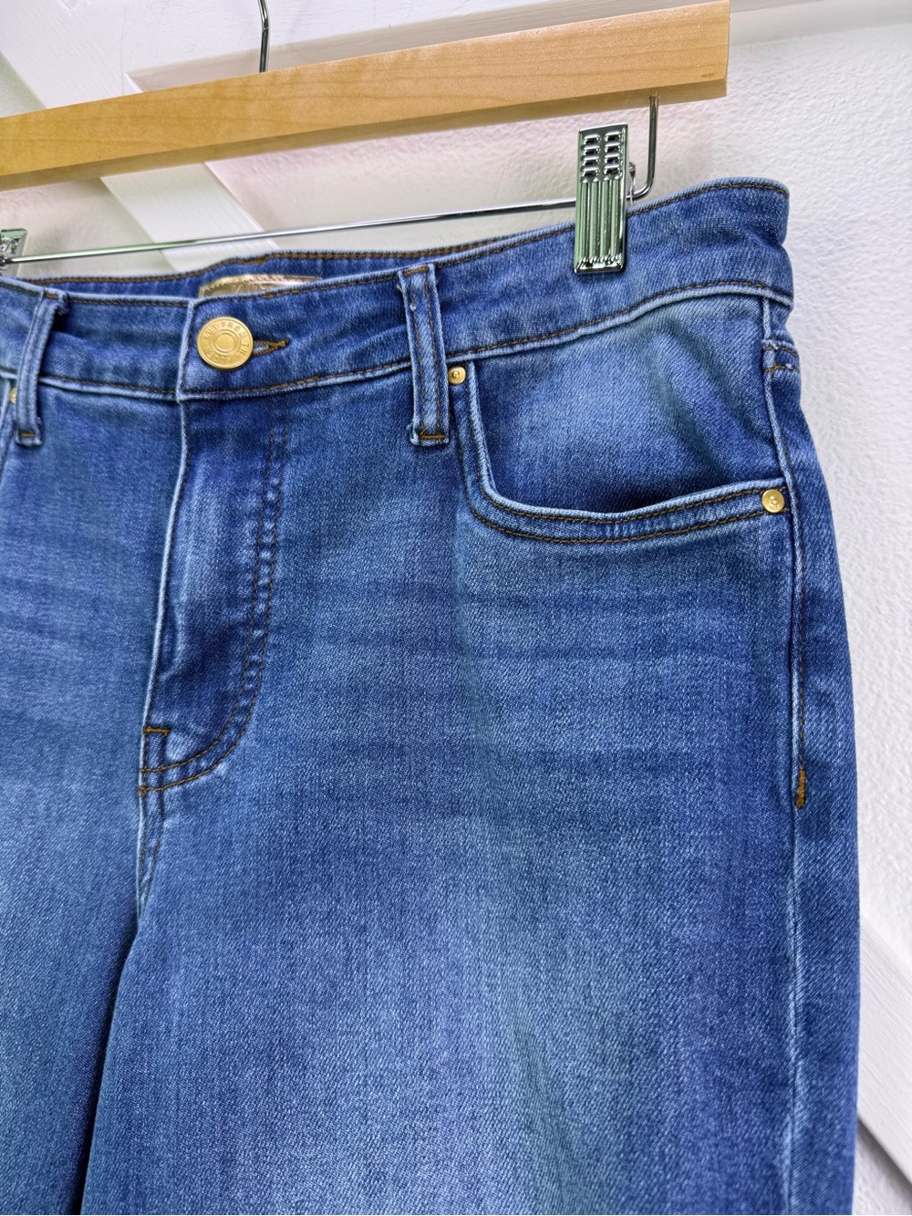Kut From The Kloth Kelsey Raw Hem Kick Flare Jeans Size 8 - Picture 3 of 12